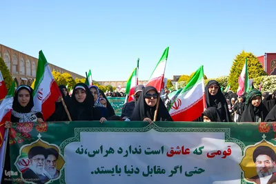هم‌آوایی بانوان نصف‌ جهان در دفاع از وطن