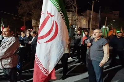 تجمع مردمی در بیعت با سومین امام انقلاب در خرم‌آباد
