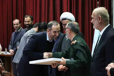 نشست جبهه علمی و فرهنگی اساتید بسیجی در دانشگاه تبریز