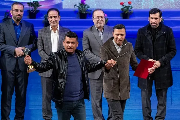 جشنواره تئاتر فجر برگزیدگانش را شناخت/ کفه سنگین شهرستانی‌ها در کسب جوایز