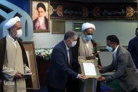بیست و ششمین دوره آیین تکریم خادمان قرآن کریم
