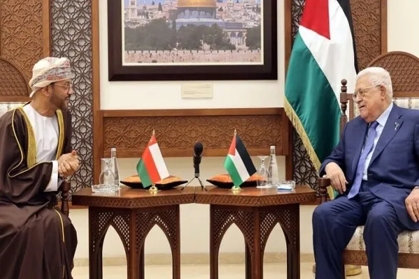 بررسی تحولات فلسطین در دیدار وزیر خارجه عمان با محمود عباس