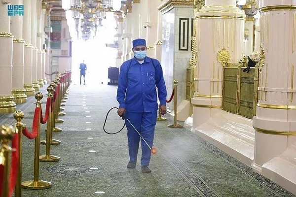 Мечеть Пророка ﷺ в Медине готовится к Рамадану в условиях пандемии