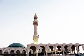 مسجد «الرحمة» عبادتگاهی زیبا در ساحل دریای سرخ شهر جده عربستان