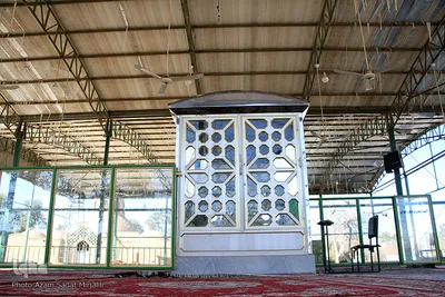مقبره همسر استاد اشرف حداد(آهنگر)در جوی هر هر یزد‎