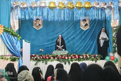 جشن «دختران انقلاب» به‎‌مناسبت آغاز دهه‌ی پرفروغ فجر انقلاب اسلامی