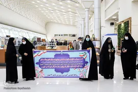 مراسم استقبال از مریم سبزه‌زاری، نفر نخست رشته قرائت تحقیق هفتمین دوره مسابقات دانش‌آموزان جهان اسلام در فرودگاه بین‌المللی شهید سپهبد قاسم سلیمانی اهواز
