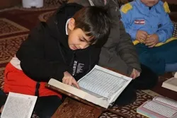 Ein libanesisches Koran-Institut organisiert den Korankurs 