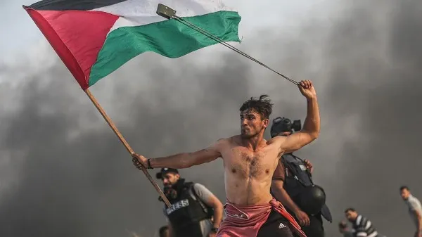 Una foto de Gaza similar a un icónico cuadro de Delacroix