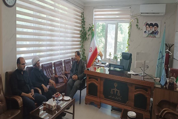 دیدار وحید بختیاری دادستان عمومی و انقلاب با حجت‌الاسلام اصلانی امام جمعه صائین‌قلعه