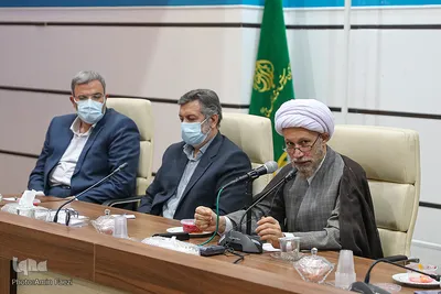 دیدار اصحاب رسانه با امام جمعه شیراز