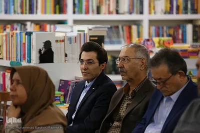 نشست گفت‌وگو درباره کتاب «توسعه پایدار و محیط‌زیست در سیاست خارجی ایران»