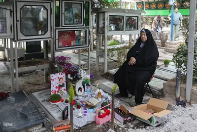 مراسم تحویل سال نو در جوار گلزار شهدای گمنام بهشت زهرا (س)