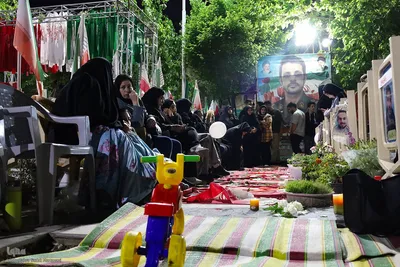 حال و هوای گلستان شهدای اصفهان در شب‌های حماسه و حضور