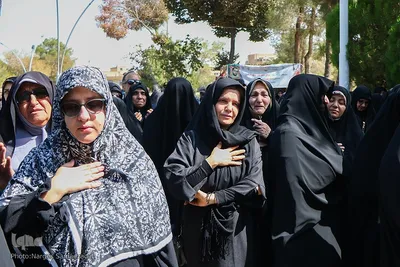 آیین تشییع و خاکسپاری پیکر مادر شهید خرازی