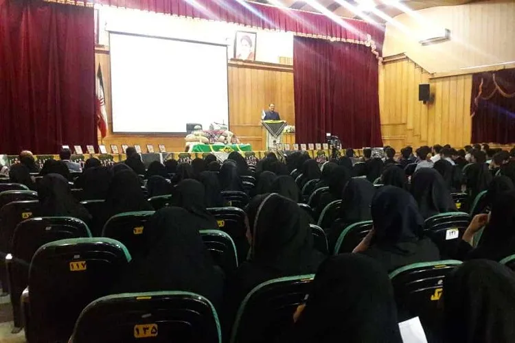 نغمه‌سرایی دانشجو معلمان فارس در سوگواره لاله‌های عاشورایی