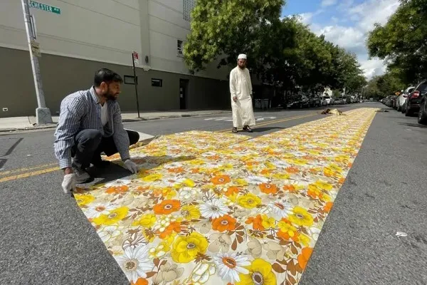 Brooklyn Muslims Hold Friday Prayer in Car-Free Street
