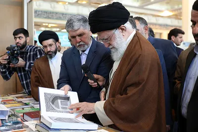 بازدید رهبر انقلاب از سی و‌‌ یکمین نمایشگاه بین‌المللی کتاب تهران