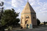 امامزاده  سلطان مطهر بومهن با ۶۰۰ سال قدمت؛ منتظر تعیین هیئت امنا
