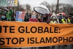Erhöhte Drohung von Rechtsextremisten gegen Muslime in Frankreich