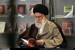 فیلم | آخرین حضور رهبر شهید انقلاب در نمایشگاه کتاب