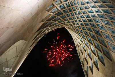 نورافشانی در میدان آزادی تهران در شب عید بزرگ غدیر