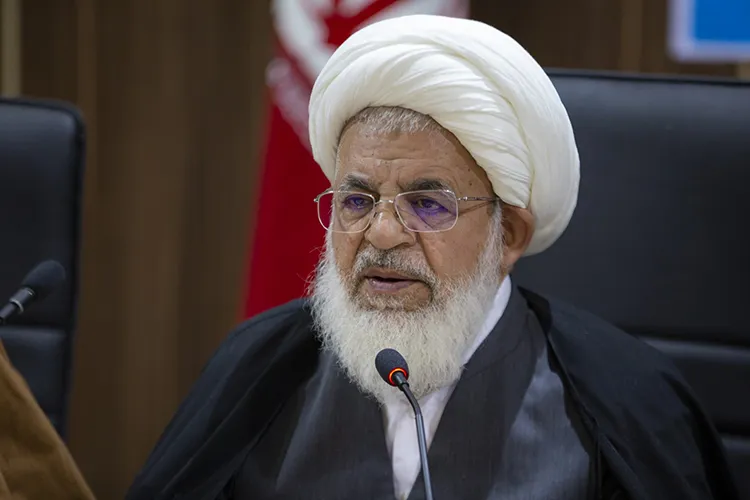 دعوت امام جمعه یزد از مردم برای حضور در راهپیمایی 22 بهمن