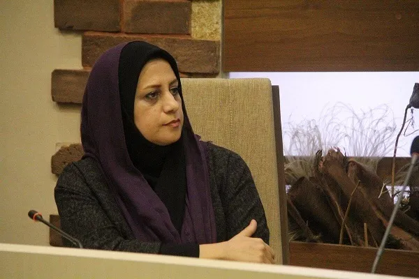 آثار خلاق در شعر مقاومت بانوان کمتر دیده می‌شود