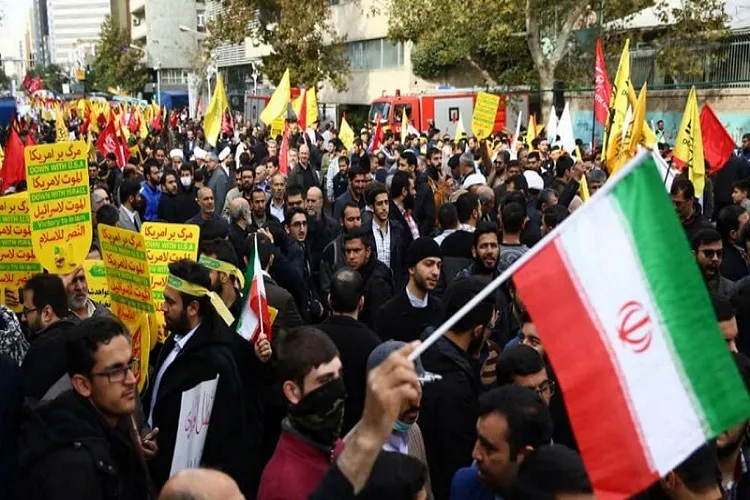 طنین بانگ ضداستکباری مردم کرمانشاه در راهپیمایی ۱۳ آبان
