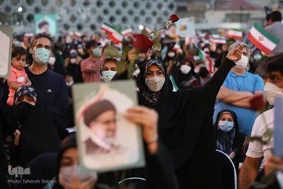 برگزاری جشن پیروری رئیسی در میدان امام حسین(ع)