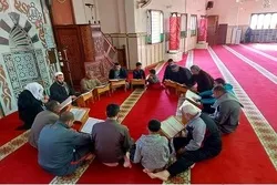 Ang mga Ehiptiyano ay Patuloy na Humahawak ng mga Sesyong Qur’aniko Pagkatapos ng Ramadan