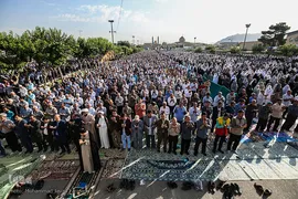 نماز عید سعید فطر در جوار سیدالکریم (ع)