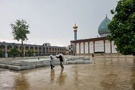 باران اردیبهشت در حرم شاهچراغ(ع)