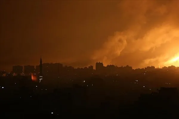 İsrail savaş uçakları Gazze Şeridi'ne saldırı düzenledi