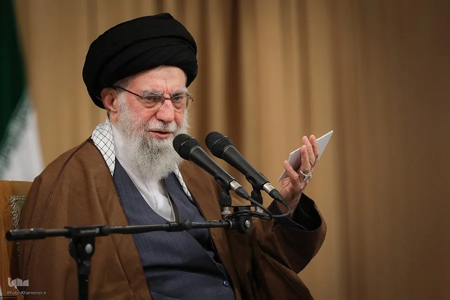 قائد الثورة: الخلاف بين الجمهورية الإسلامية وأمريكا جوهري، وليس تكتيكياً + صور