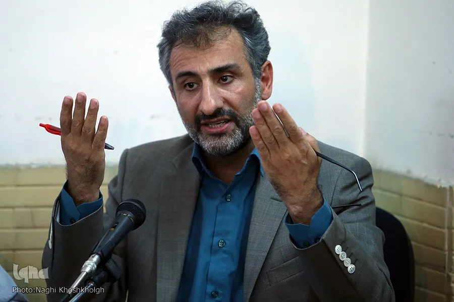 فضای تنگ گفت‌وگو در ادبیات ایرانیان