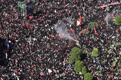  تشییع پیکر مطهر رهبر شهید در مشهد مقدس