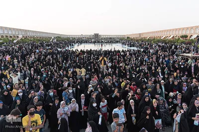 جشن عفاف و حجاب دختران و بانوان اصفهانی «اصفهان به رنگ خدا» در میدان امام خمینی(ره) نصف جهان
