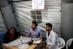 اسکان سیل زدگان در یادمان شهدای هویزه 