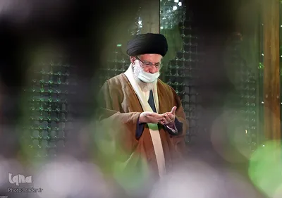 حضور رهبر انقلاب در مرقد مطهر امام راحل و گلزار شهدای بهشت زهرا