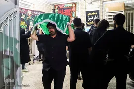 سینی‌گردانی در اهواز به یاد شهید نوجوان کربلا