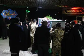 وداع با پیکر شهید مدافع حرم حمزه کاظمی