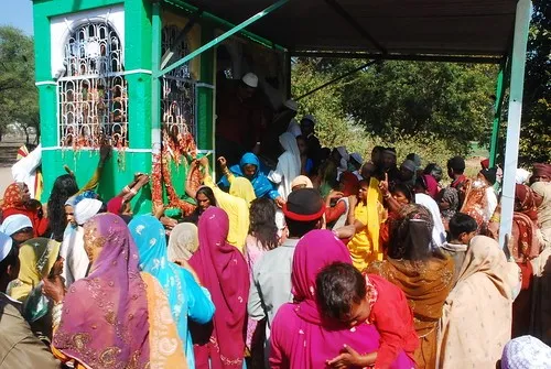 Simbolik atau ikonik Arbaeen Huseini di India; Tempat berkabung dan Jamuan makanan + foto