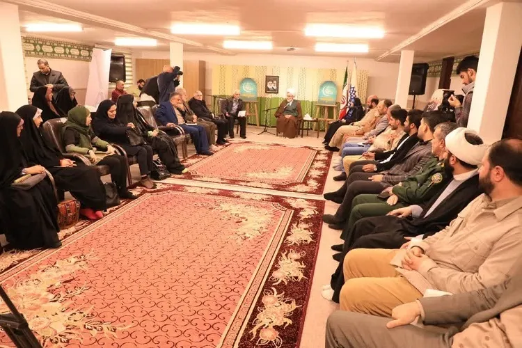 دیدار شاعران گیلان با آیت‌الله فلاحتی