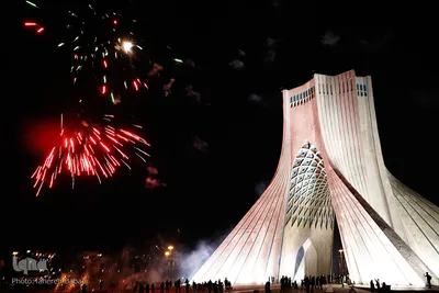 نورافشانی در میدان آزادی تهران در شب عید بزرگ غدیر