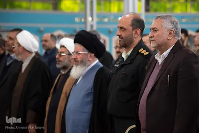 مراسم گلباران و عطرافشانی مزار مطهر شهدا در اصفهان