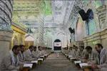 جمع‌خوانی آیه ۱۴۶ سوره آل‌عمران از سوی گروه تواشیح محمد رسول‌الله(ص) + فیلم