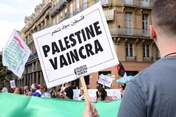 Annexion : les anciens dirigeants mondiaux mettent en garde