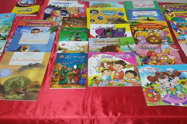 برپایی نمایشگاه سیار کتاب در مدارس «لامرد»