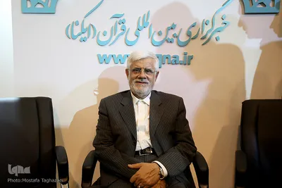 حضور محمدرضا عارف در غرفه ایکنا در یازدهمین روز از برگزاری بیست و هفتمین نمایشگاه بین المللی قرآن کریم